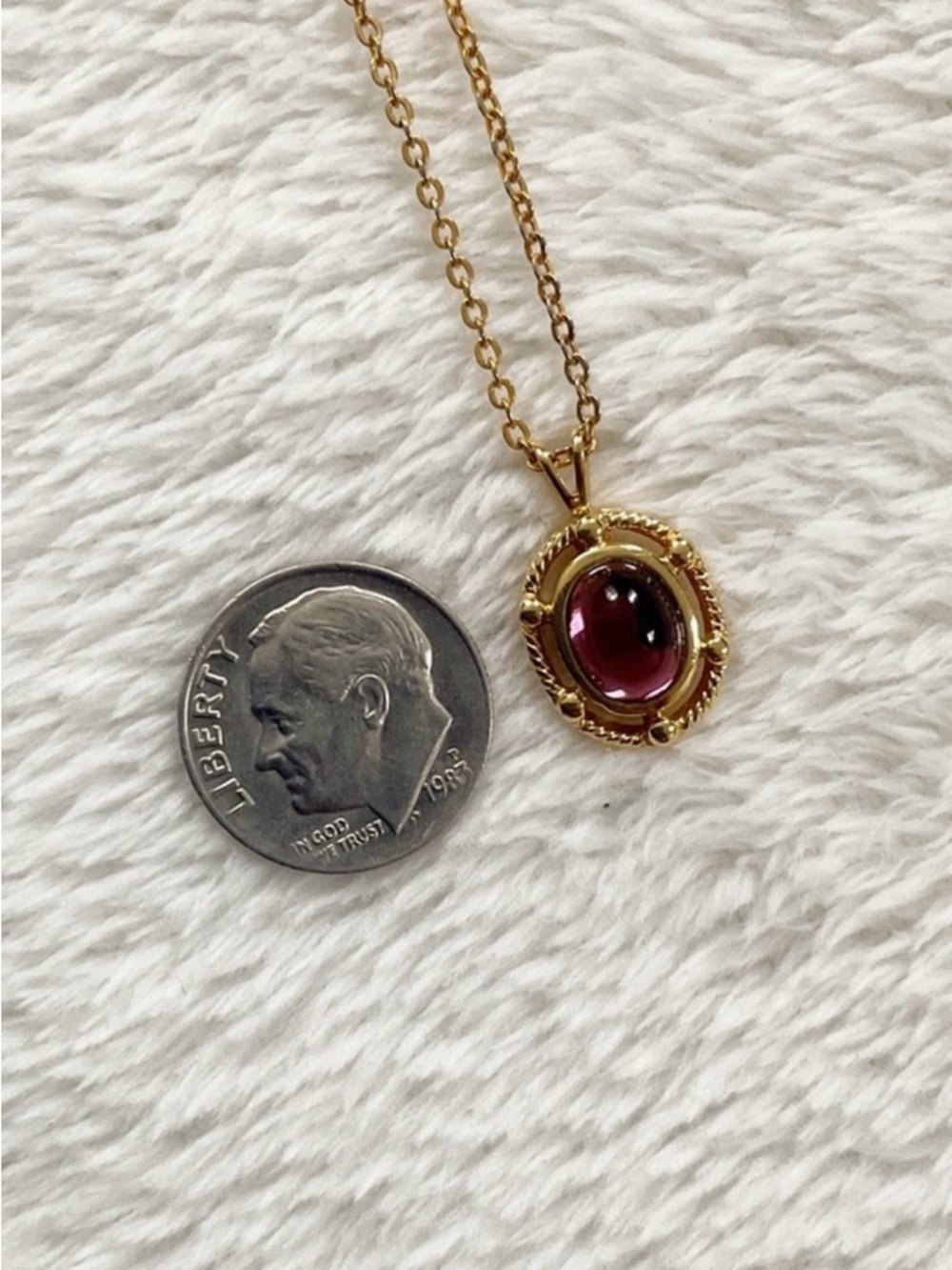 Vintage Trifari Cranberry Red Glass Cabochon Pendant Necklace Gold Tone - Picture 8 of 11